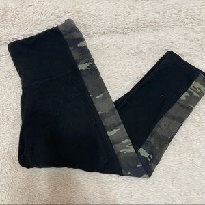 VIctoria Secret Sport Capri Legging (Size L)